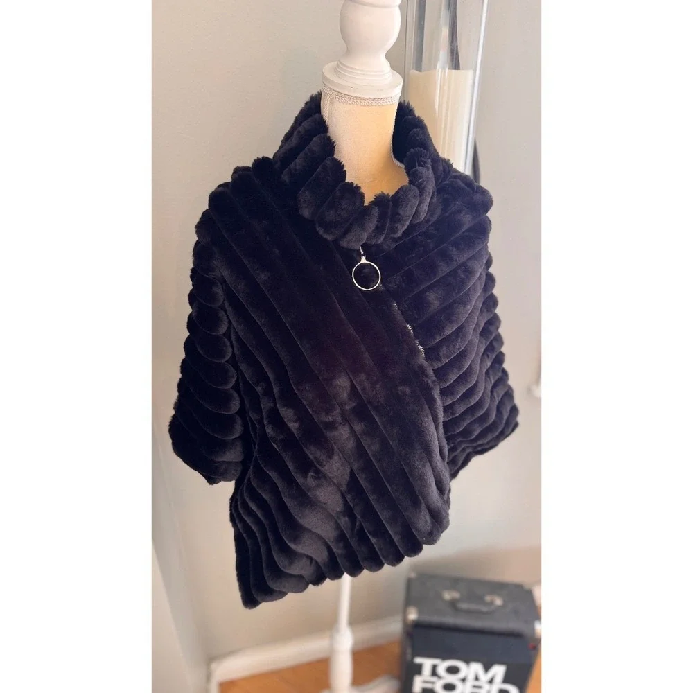 La Fiorentina Faux Fur Wrap Poncho, Black Fur, Classic & Elegant, NWT